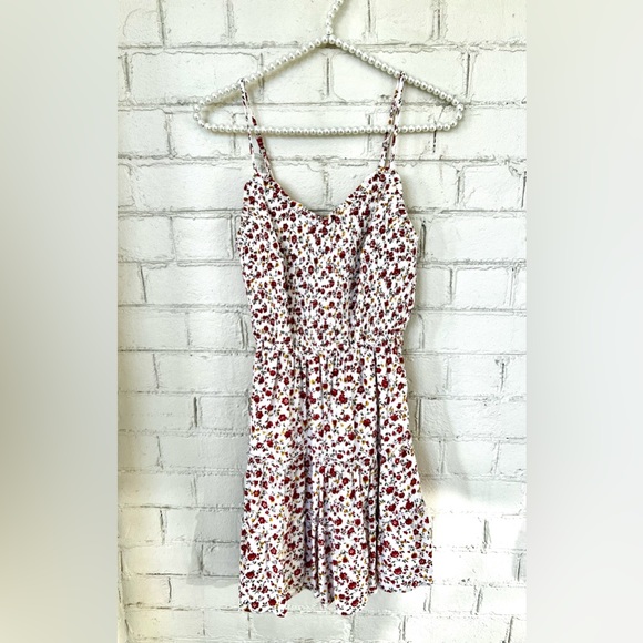 Hollister Red & White Spaghetti Strap Smocked-Top Floral Mini Sundress, Size XS - Picture 2 of 12